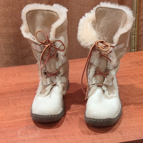 Born Cream and Tan Lace Up Leather and Shearling Boots - Picture 1 of 9